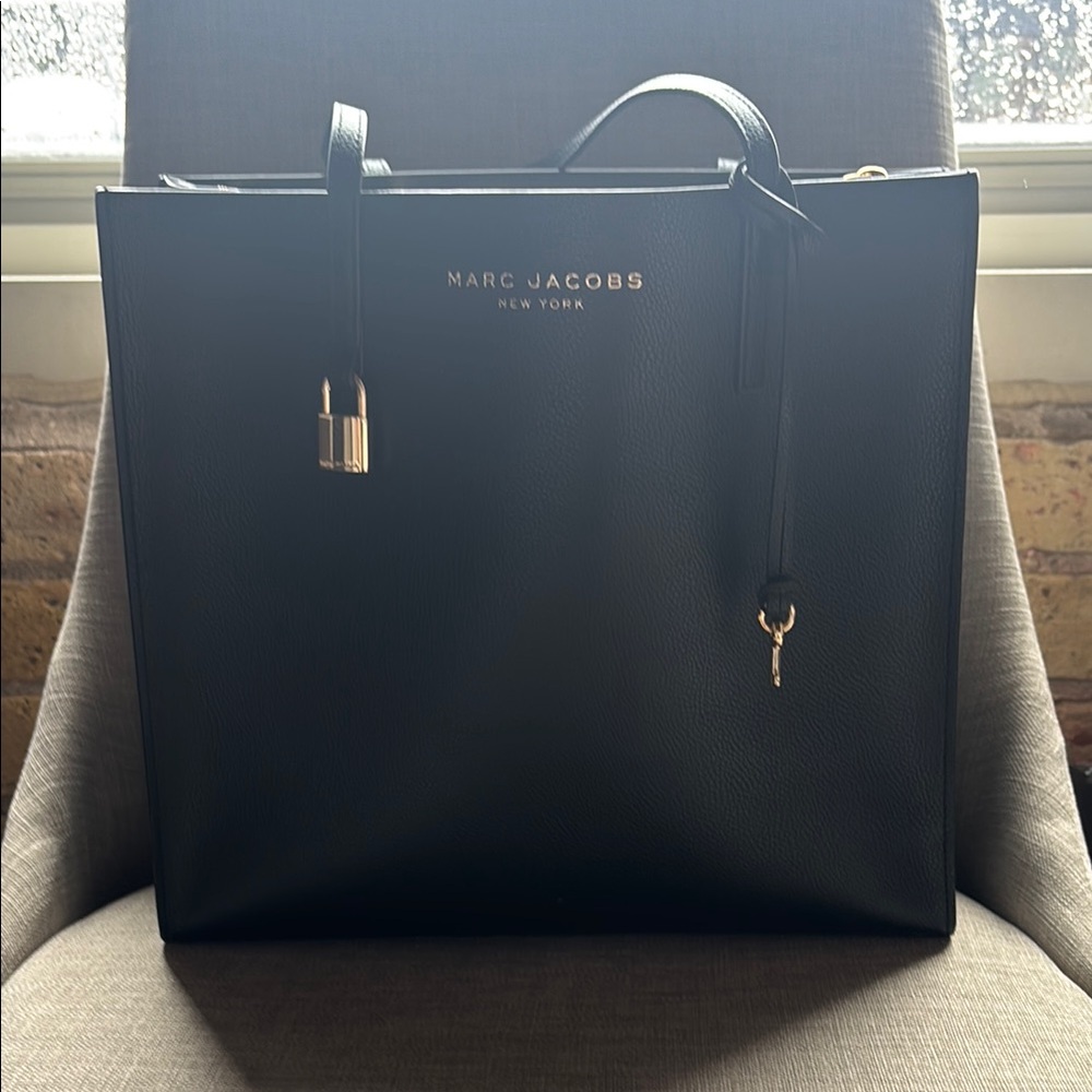 Marc Jacobs Black Leather The Grind Tote